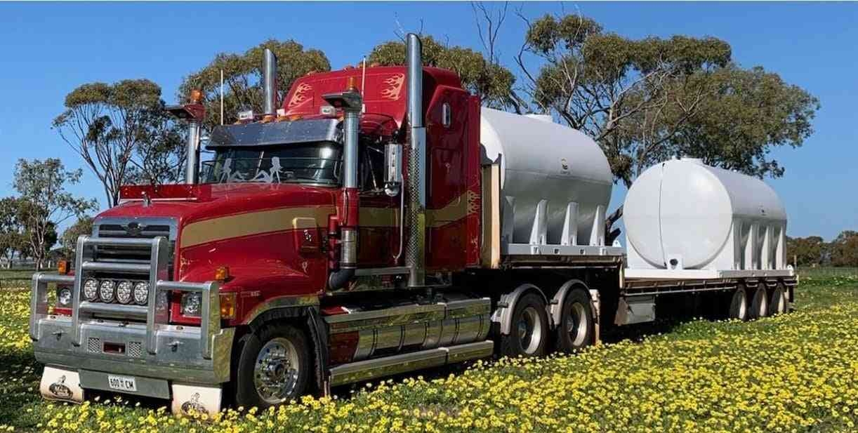 Cartage Tanks: Poly vs. Fibreglass vs. Steel, Which Should You Choose?